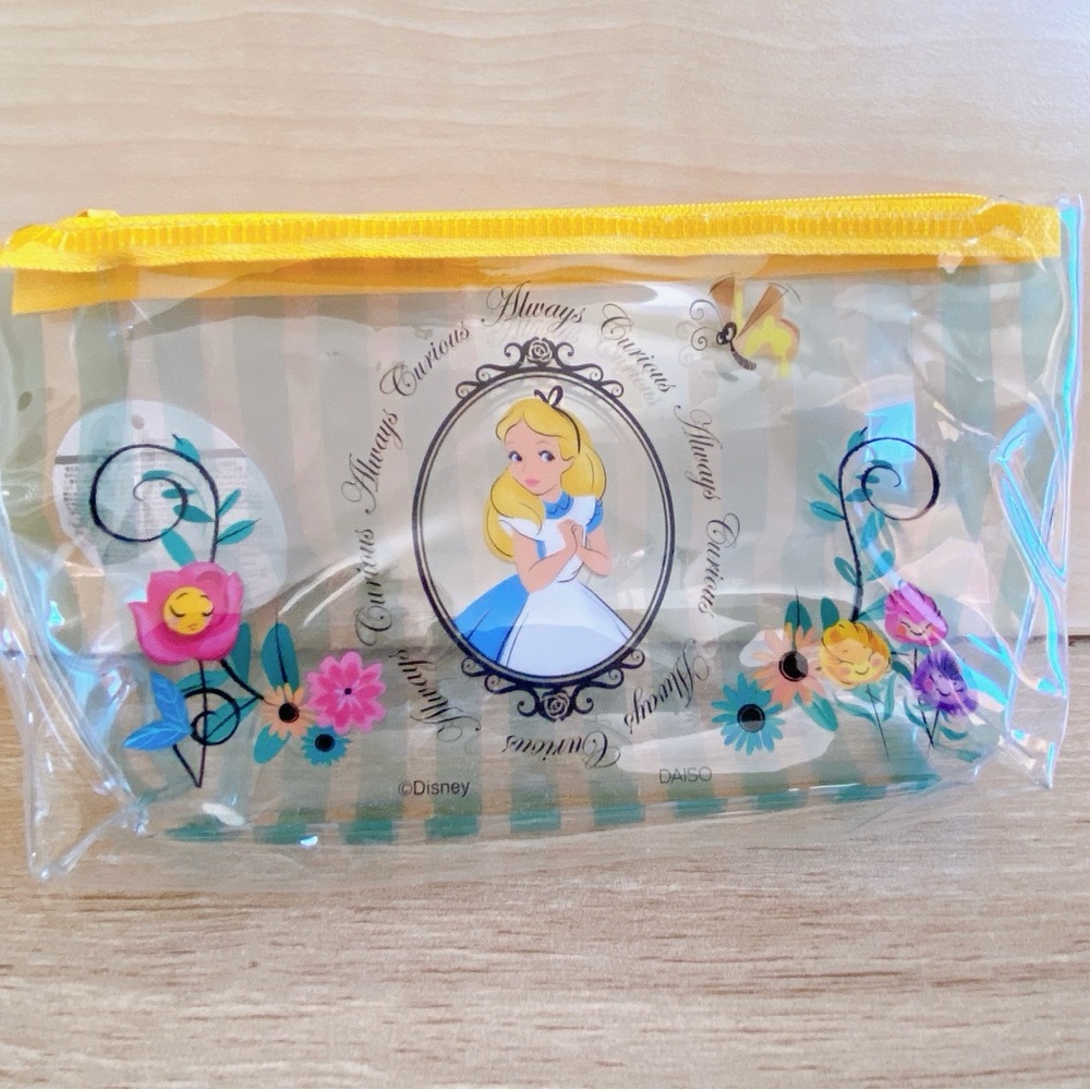 NWT Disney Alice in Wonderland Boat-shaped zipper top pouch / Makeup Pouch